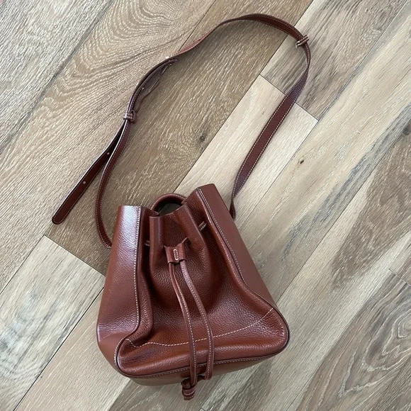 Flattered Bo Bucket Bag - Picture 3 of 7